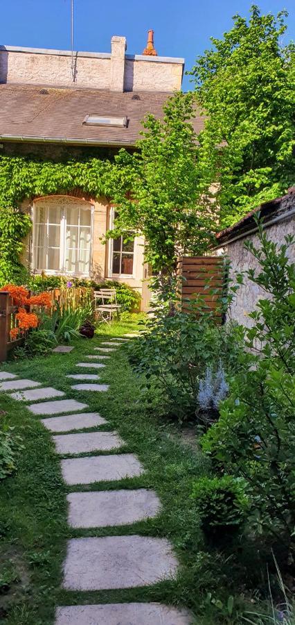 Appartement De Charme Au Coeur De Nevers Exteriör bild